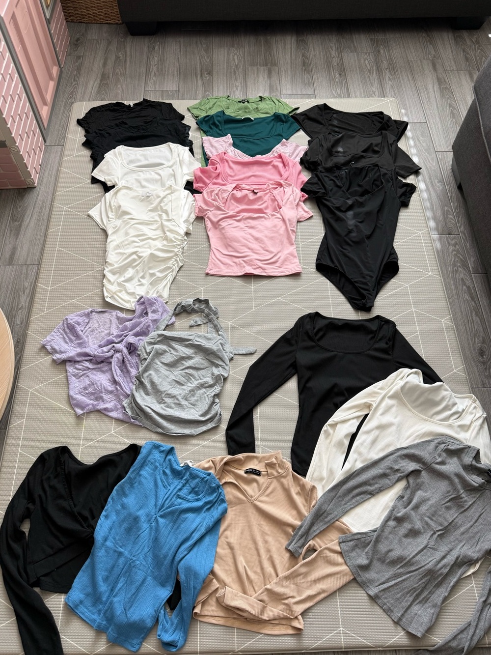 Women’s 20 piece bundle of shirts,mixed brand!short & long sleeve,ruched,crop•XS